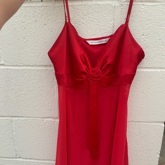 Victoria Secret Slip - Picture 1 of 3